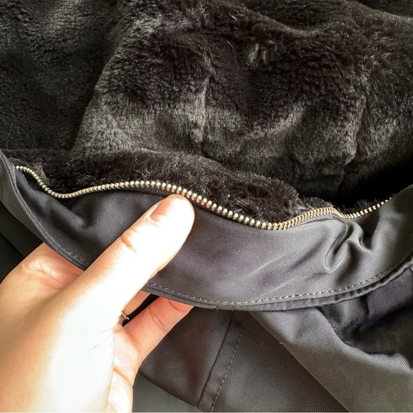 Zara women’s Black Waterproof Gold Tone Removable Faux Fur Hood Size Medium - Picture 16 of 16